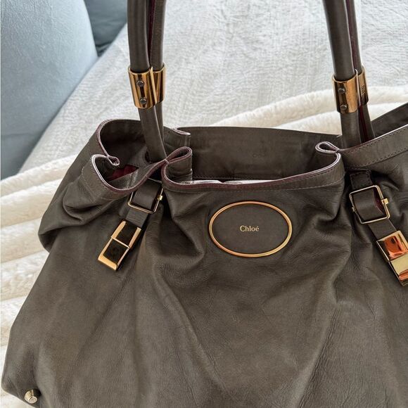 Chloe Victoria Tote in Olive Leather - Picture 8 of 17